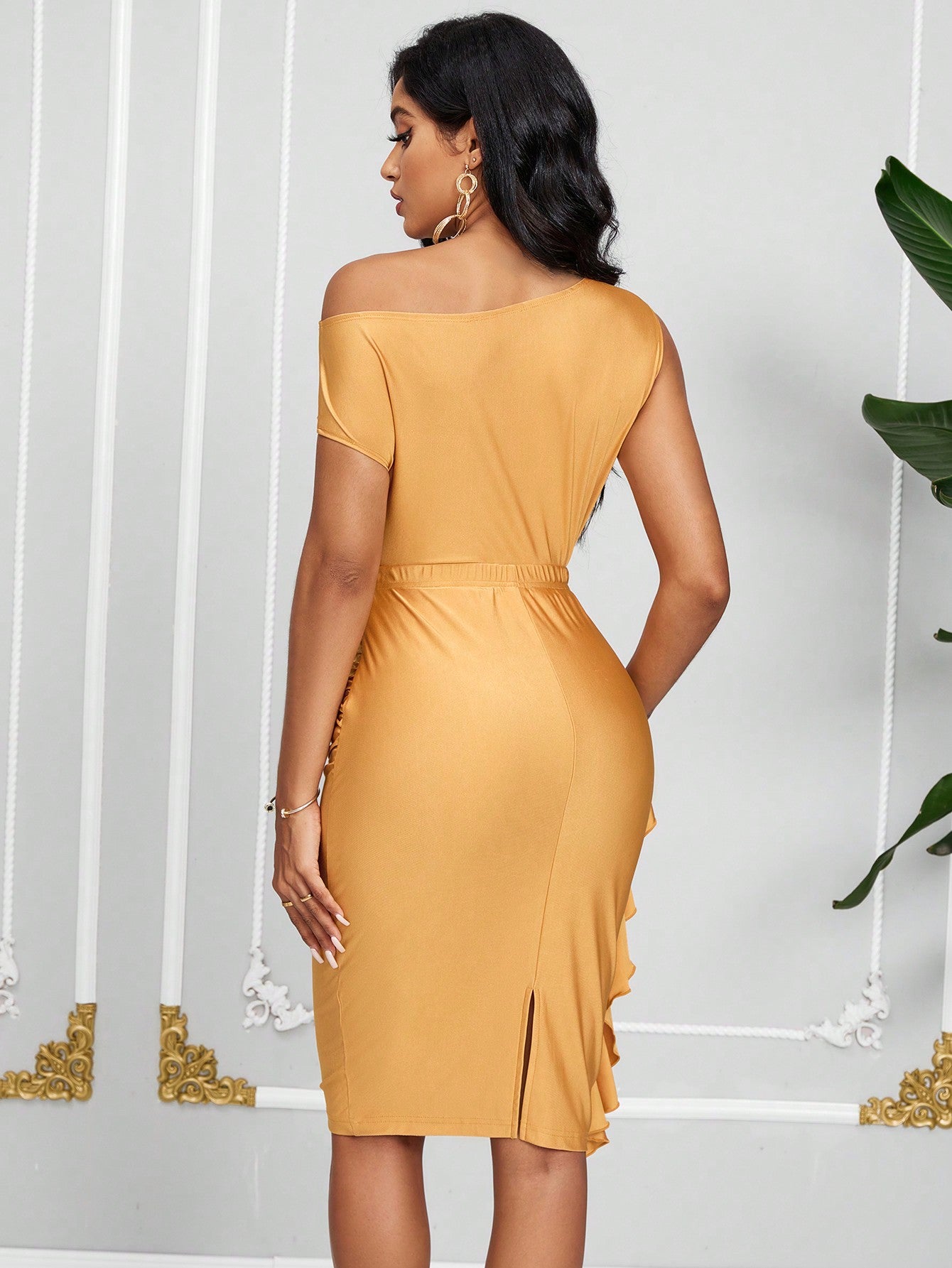 Womens Yellow Gold Lycra 2 Piece, Bodycon Fit, Skirt Side Frill, Size 8