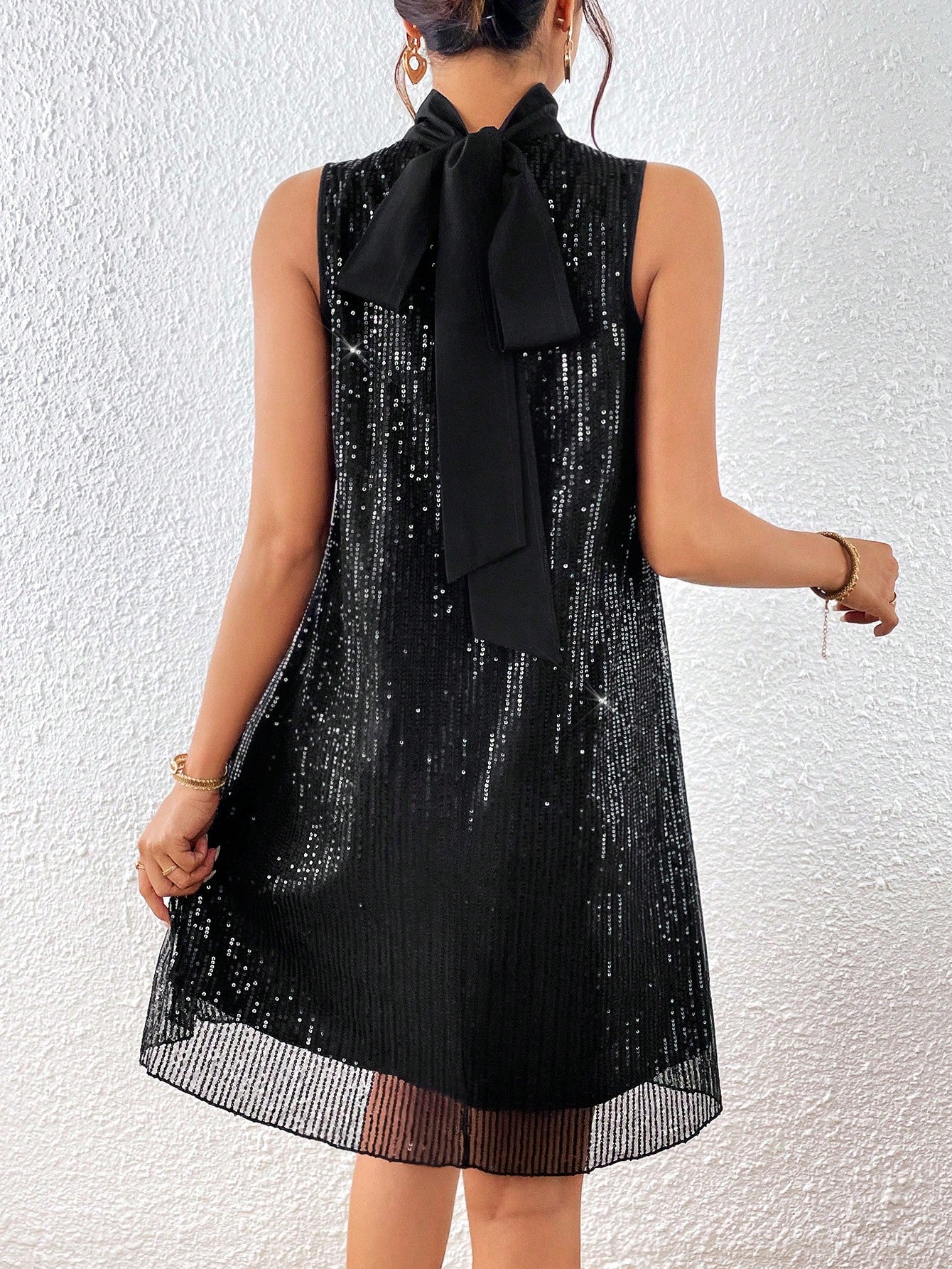 Women's Stunning Sequin Black Knee Length Dress, Sleeveless, Size 16.