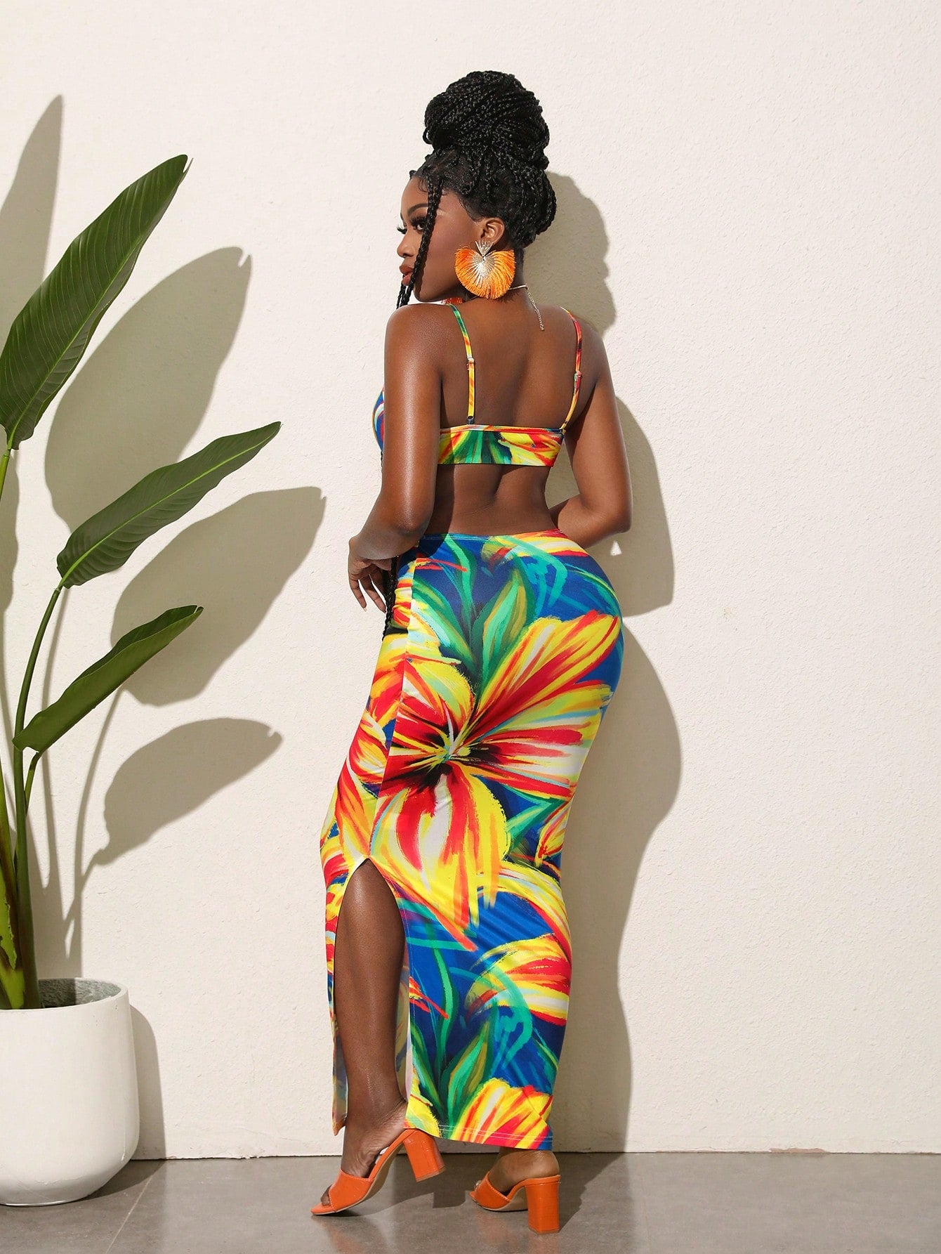 Floral Multi Colour Holiday Maxi Dress, Halter Neck, Open Back, Size 16.